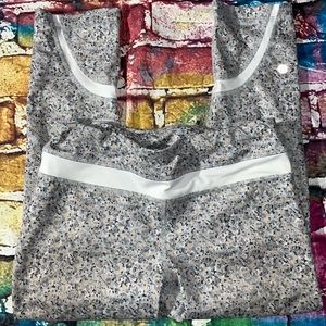 Lululemon leggings size 6